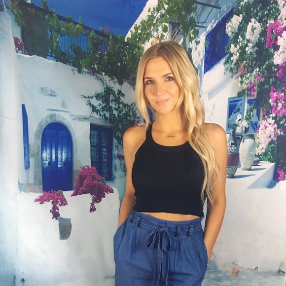 High Neck Crop Top - Picture 3 of 6